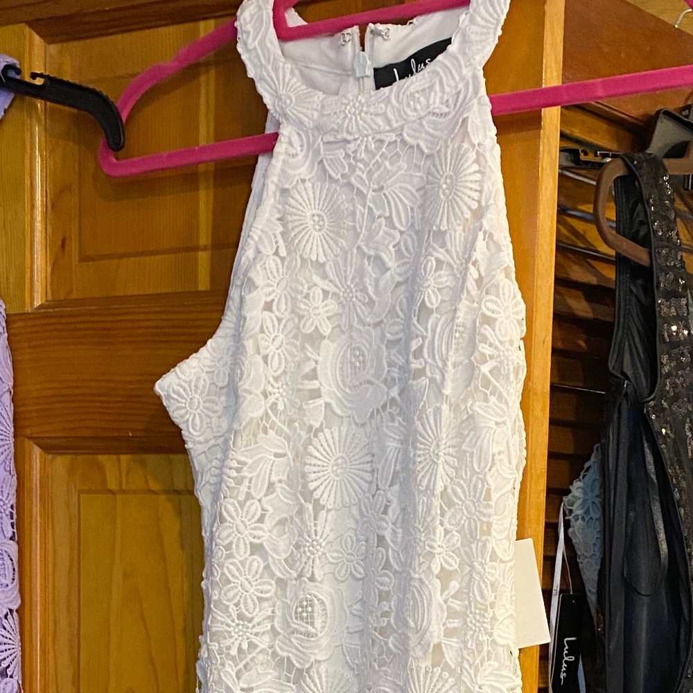 Lulu's white lace dress